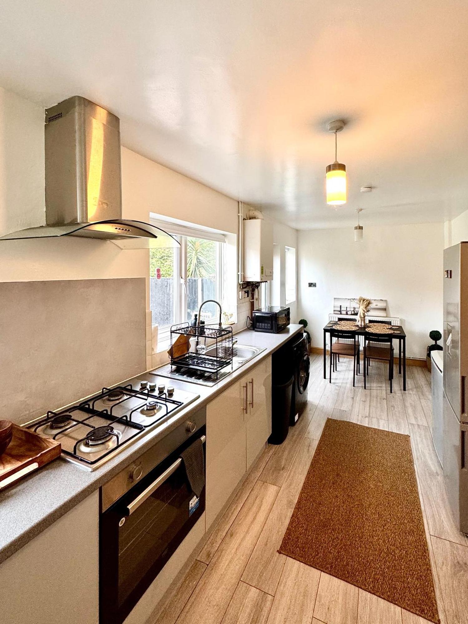 Ferienwohnung Contractor Haven- 3Bdr Crew House, Free Parking, Fast Wifi & Private Garden Nottingham Exterior foto
