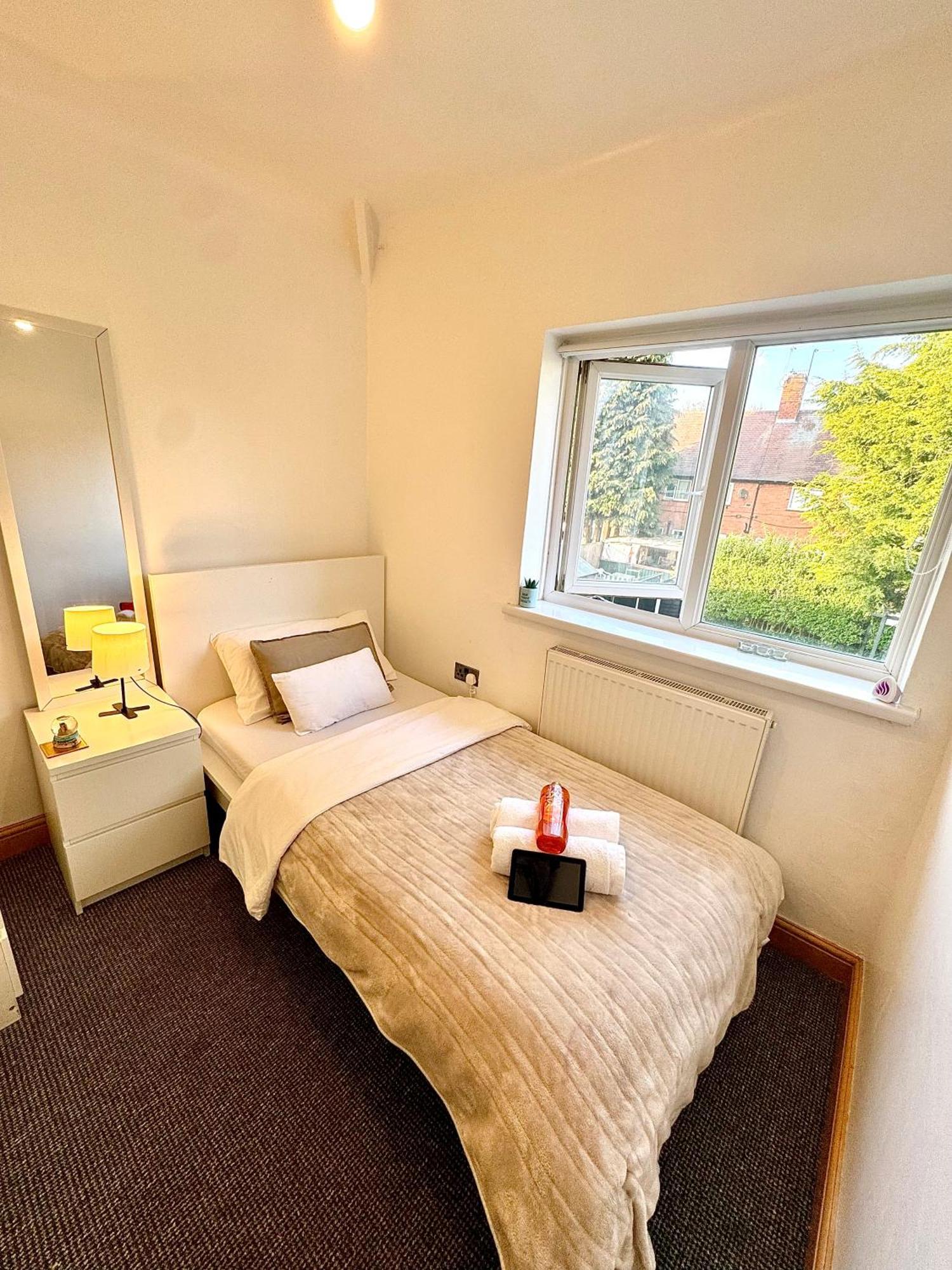 Ferienwohnung Contractor Haven- 3Bdr Crew House, Free Parking, Fast Wifi & Private Garden Nottingham Exterior foto